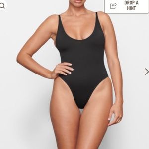 Skims nwt small onyx